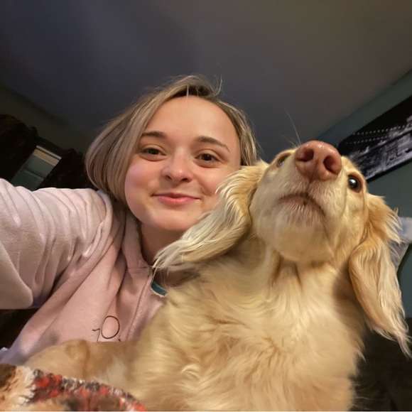 Meet your Posher, Brittney - Picture 3 of 3